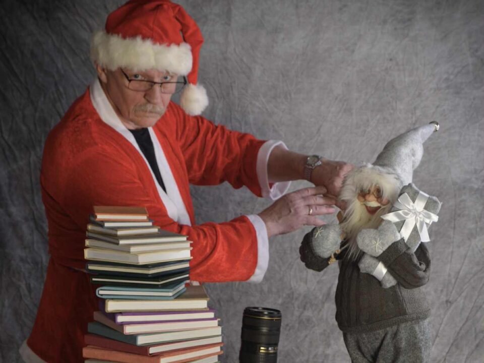 Tomten pekar på klockan tiden går....